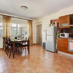 Seafront Apartament Protaras