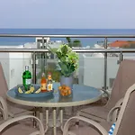 Seafront Apartament Protaras