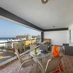 Seafront Apartament *