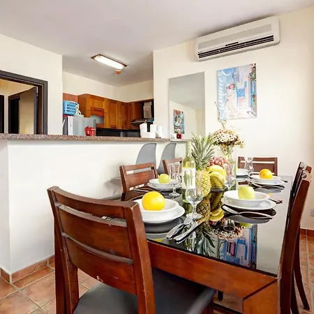 Seafront Apartament Protaras