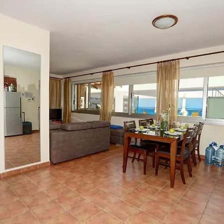 Seafront Apartament *
