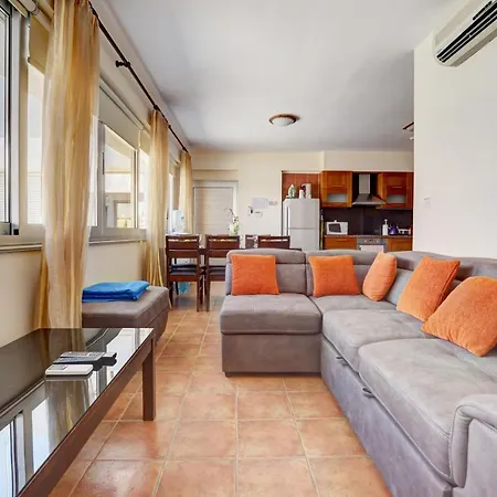 Seafront Apartament Protaras