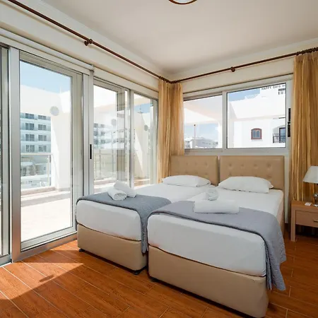 Apartament Seafront Protaras