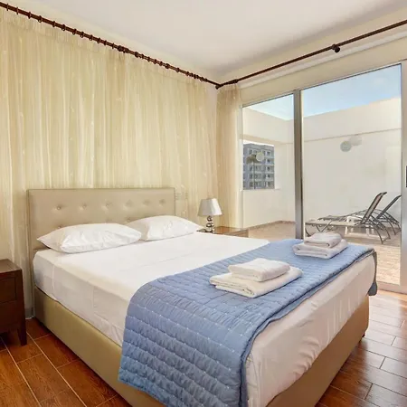 Seafront Appartamento Protaras