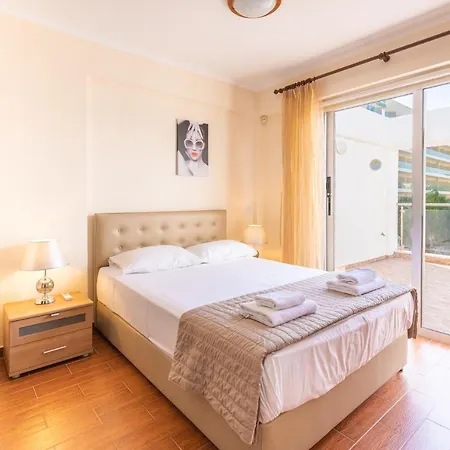 Seafront Appartamento Protaras