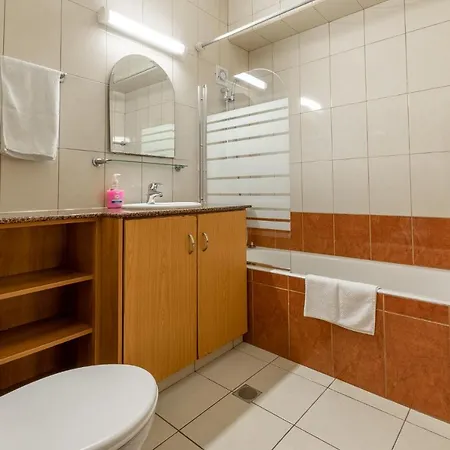 Seafront Apartament *