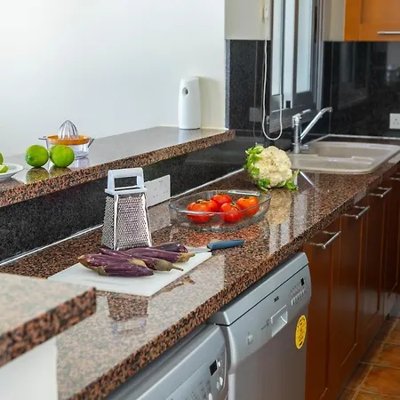 Seafront アパート プロタラス