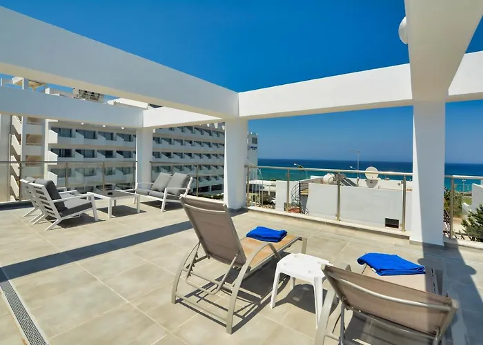 Seafront Lägenhet Protaras